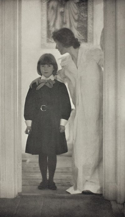 Kadınlar Arasında Kutsanmış Art You, 1899. by Gertrude Käsebier