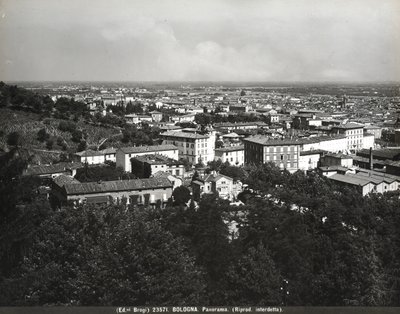 Bazı fabrikalar ve bir tepe ile Bologna Panoraması. by Giacomo Brogi