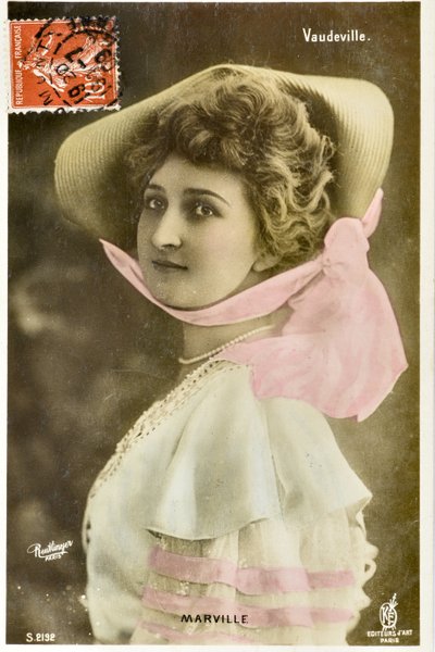 Kartpostal: Theatre du Vaudeville - Moulin Rouge sanatçısı maddame Marville