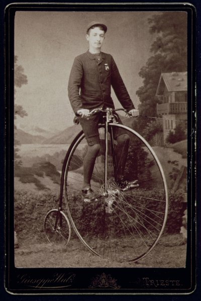 The Cyclist (gümüş bromür jelatin baskı) by Giuseppe Wulz