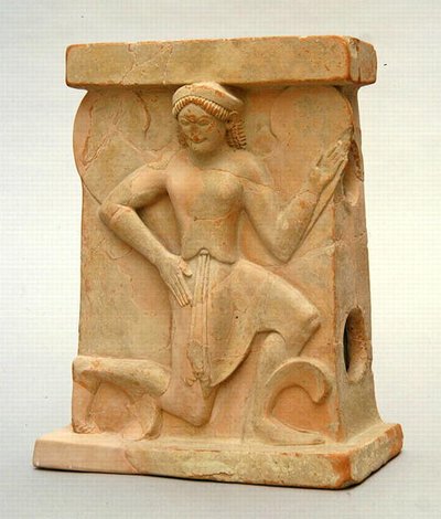 İrisli seramik sunak, yaklaşık MÖ 500 (seramik) by Greek