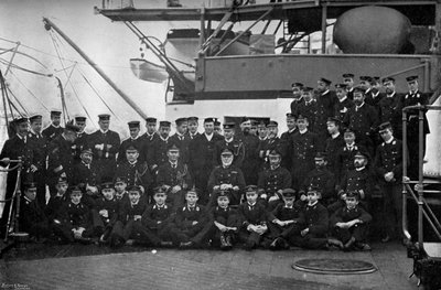 Amiral Lord Walter Kerr ve subayları, amiral gemisi HMS Majestic