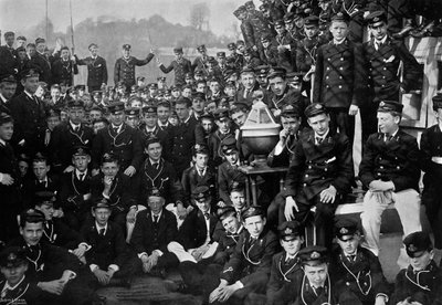 HMS Britannia, Dartmouth, Devon, 1895 1896 gemisinde donanma öğrencileri by Gregory and Co