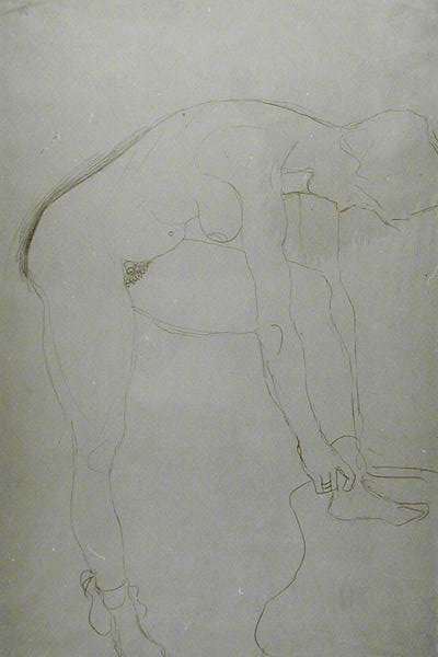 Ayakta Çıplak Ayak, Yükseltilmiş Bacaklar, 1907 c. (Japon kağıdı üzerine kurşun kalem) (s/b fotoğraf) by Gustav Klimt