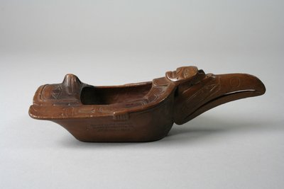 Kuzgun Kase, c.1870 (ahşap ve boya) by Haida