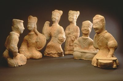 Müzisyenler, Dansçılar ve Hizmetçiler Grubu (pişmiş toprak) by Han Dynasty Chinese School
