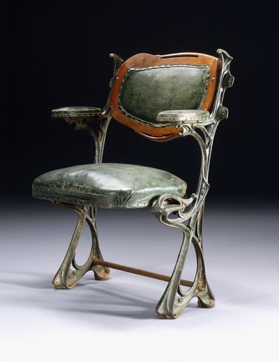 Humbert de Romans Konser Salonu, Paris için tasarlanmış bir demir ve ahşap sandalye by Hector Guimard