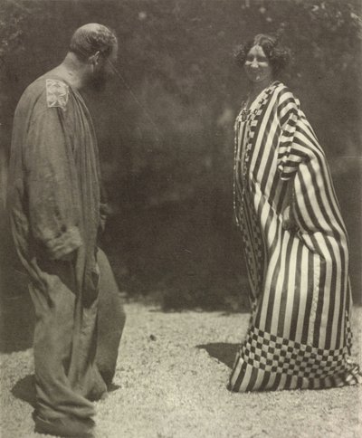 Gustav Klimt ve Emilie Flöge, c. 1909. by Heinrich Böhler