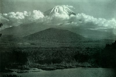 Gün Doğumunda Fuji, 1910. by Herbert Ponting