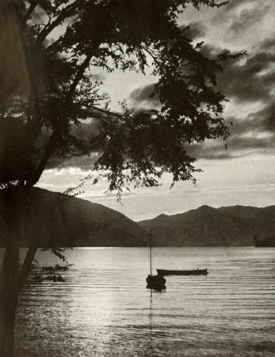 Chuzenji Gölü, 1910. by Herbert Ponting