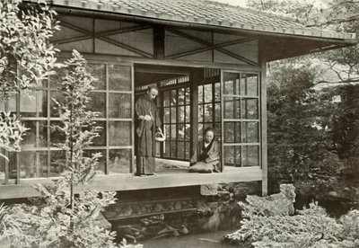 Namikawa San Sazanını Beslerken, 1910. by Herbert Ponting