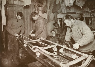 Polar Yolculuğu için Kızakların Hazırlanması Crean, Forde, Lashly, P.O. Evans, c1911, 1913. by Herbert Ponting