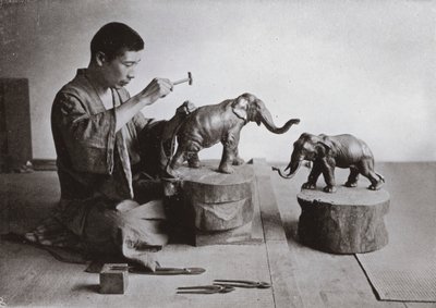 Bronz Heykeltıraş (s/b fotoğraf) by Herbert Ponting