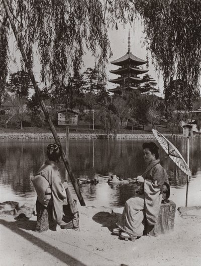 Kobukuji Pagodası (s/b fotoğraf) by Herbert Ponting
