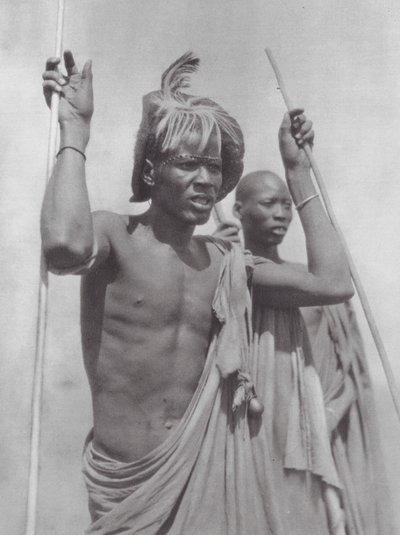 Afrika: Şilluklar (siyah-beyaz fotoğraf) by Hugo Adolf Bernatzik