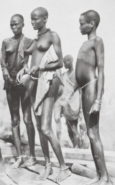 Sudanlı zenci kız (siyah-beyaz fotoğraf) by Hugo Adolf Bernatzik