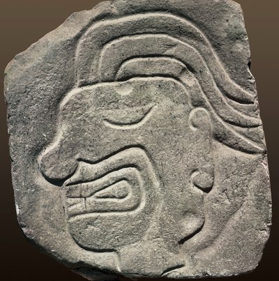 Profilde bir yüzü temsil eden İnka kabartması (taş) by Incan