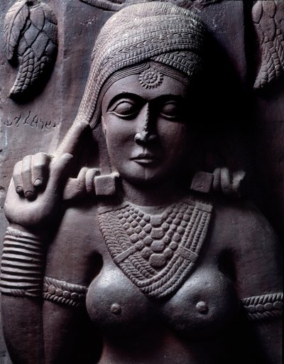 Budizm: “” Sudarsana Yakshini”” Bharhut stupasının detayı (Barhut, Barouth) Siyah taştan alçak kabartma, MÖ 2. yüzyıl (MÖ 2. yüzyıl) - Kalküta, Hint müzesi by Indian School