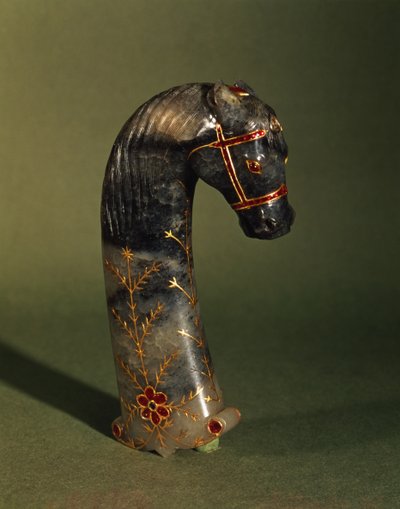 At başı şeklinde hançer sapı, Babür, c.1658-1710 (altın ve yakutlarla yeşim taşlı) by Indian School