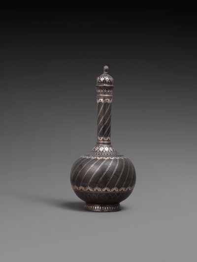 Şişe ve kapak ve sehpa veya gümüş ile kakma metal alaşımdan tabak, 1700-99 by Indian School
