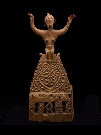 İlk kadın atayı (luli) tasvir eden sunak by Indonesian School