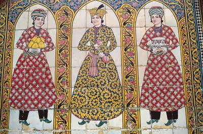 Geleneksel kostümleri gösteren karo panel (seramik) by Islamic School