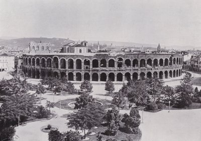 İtalya: Verona, Roma arenası (s/b fotoğraf) by Italian Photographer