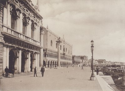 Molo, Kraliyet Bahçesinden (s / b fotoğraf) by Italian Photographer