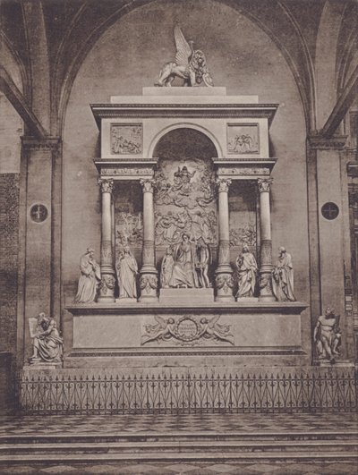 Monumento A Tiziano (s/b fotoğraf) by Italian Photographer