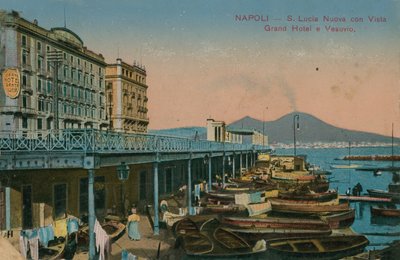 Napoli - Grand Hotel Santa Lucia ve Vezüv Yanardağı manzarası. 1913 yılında gönderilen kartpostal. by Italian Photographer