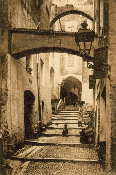 San Remo, Eski Şehir, Via Santa Brigida (s / b fotoğraf) by Italian Photographer
