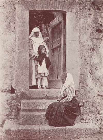 Sicilya: Manastır Kapısında (siyah-beyaz fotoğraf) by Italian Photographer