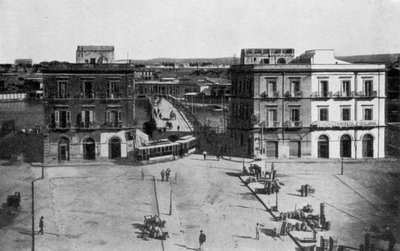 Taranto, Piazza Fontana, Napoli Köprüsü (s / b fotoğraf) by Italian Photographer