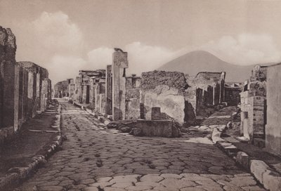 Via Consolare ve Porta Di Ercolano, Konsolosluk Yolu, Herculanum Kapısı (s / b fotoğraf) by Italian Photographer