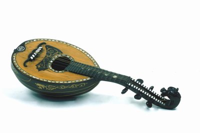 Milanese tipi mandolin natürmort. 18. yüzyıl. by Italian School