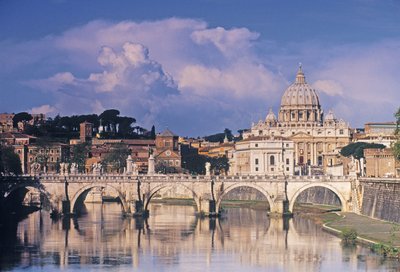 Tiber Nehri boyunca Sant Angelo köprüsü ve St Peters manzarası by Italian School
