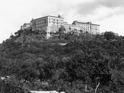 Manastır Tepesi