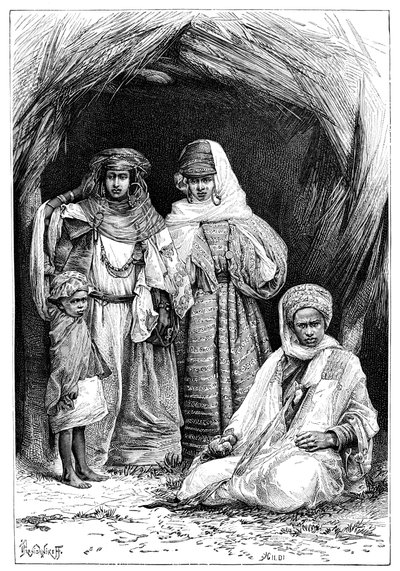 Bir Khumir erkek, kadın ve çocuk, Kuzey Afrika, 1895. by Ivan Pranishnikoff