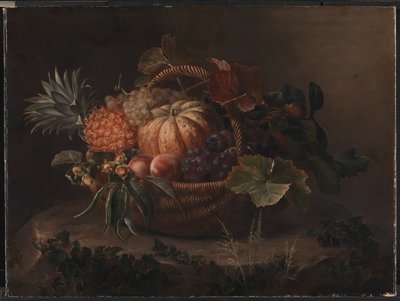 Bir ağaç kütüğünde bir sepet meyve by J.L. Jensen