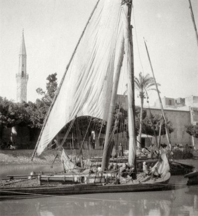 Mahmoudiya Kanalı üzerinde, İskenderiye, Mısır, 20. yüzyıl by J. Dearden Holmes