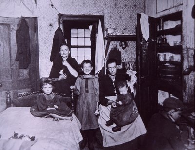 Gecekondu, New York City c.1905 (s/b fotoğraf) by Jacob August Riis