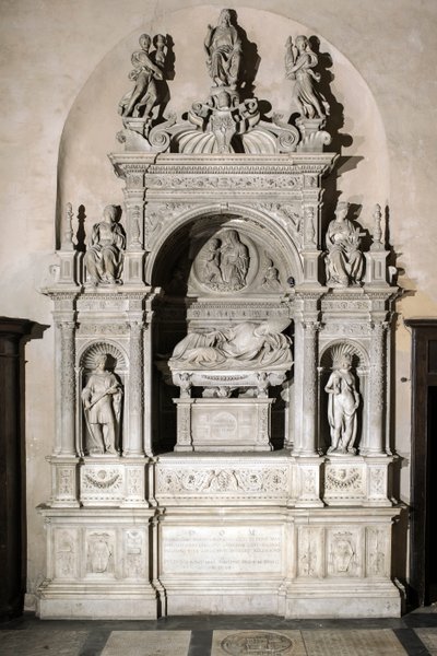 Kardinal Girolamo Basso Della Rovere (mermer heykel) anısına cenaze anıtı by Jacopo Sansovino