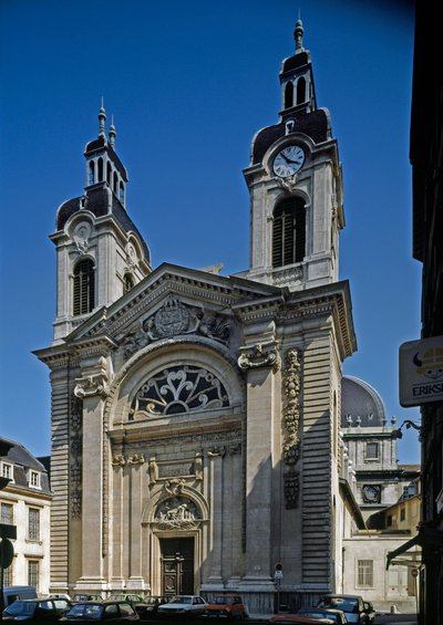 Mimar Jacques Germain Soufflot (1713-1780) tarafından yeniden tasarlanan Hotel Dieu (Hotel-Dieu) (12.-13. yüzyıl) şapelinin görünümü. Lyon, Rhone by Jacques Germain Soufflot