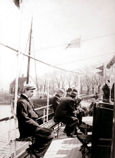 Tekne yolcuları, Broek, Hollanda, 1898. by James Batkin