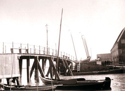 Kanal tekneleri, Marken Adası, Hollanda, 1898 by James Batkin