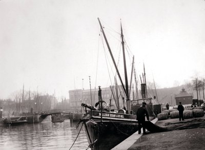 Kanal tekneleri, Rotterdam, 1898. by James Batkin