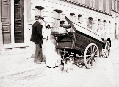 İnsanlar ve köpek arabası, Anvers, 1898 by James Batkin