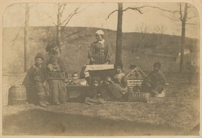 İskenderiye yakınlarındaki köleleştirilmiş kadınların ve çocuklarının albümen baskısı..., 2 Aralık 1861 - 10 Mart 1862. by James E. Larkin