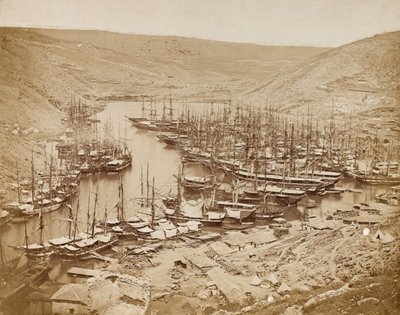 Balaklava Limanı, kuzeye bakıyor, 1856 (sepya fotoğrafı) by James Robertson