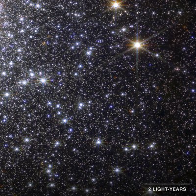 Küresel Küme M92 (NIRCam Detayı) by James Webb Space Telescope (NASA)